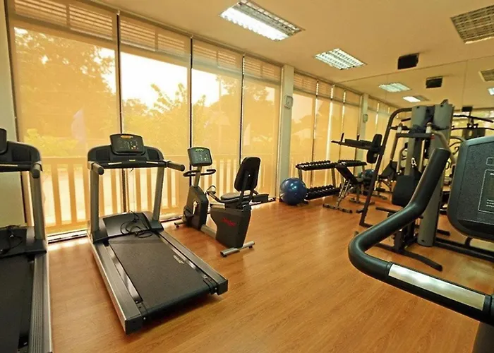 One Oasis Right In The Heart Of Minutes Away From It Park *