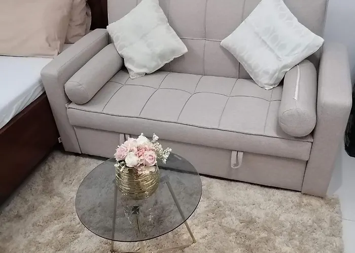 One Oasis Right In The Heart Of Minutes Away From It Park Apartment *